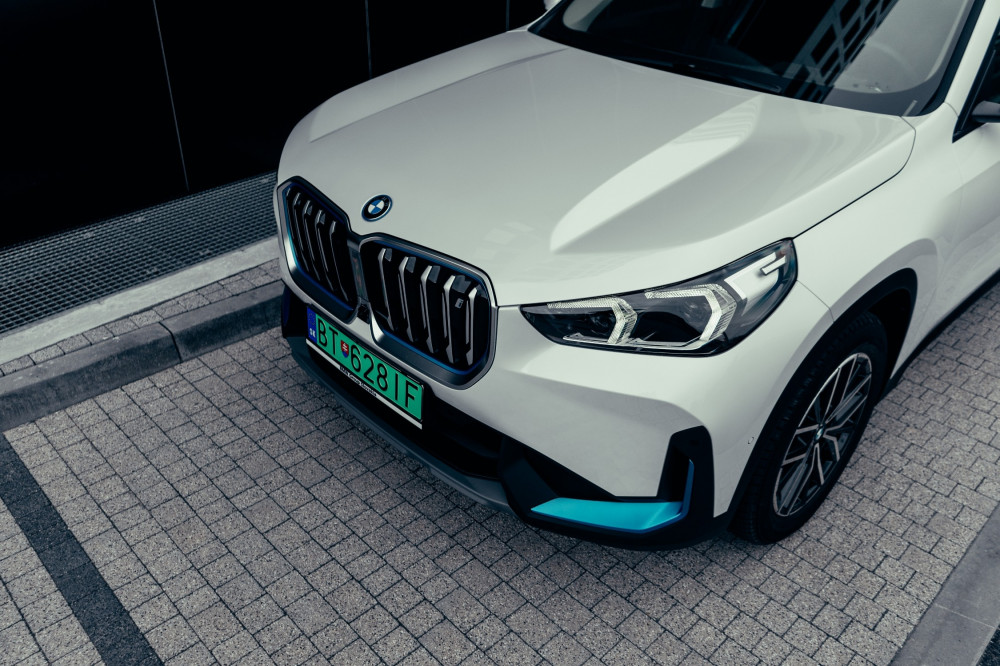 BMW iX1 xDrive30e